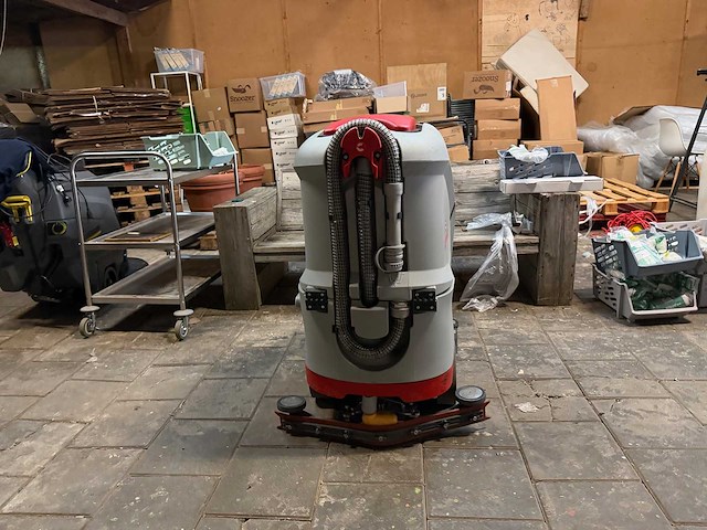 Comac - innova 55 - opzit schrob-zuigmachine - afbeelding 4 van  6