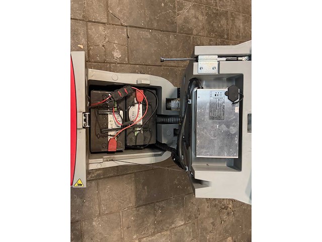 Comac - innova 55 - opzit schrob-zuigmachine - afbeelding 6 van  6