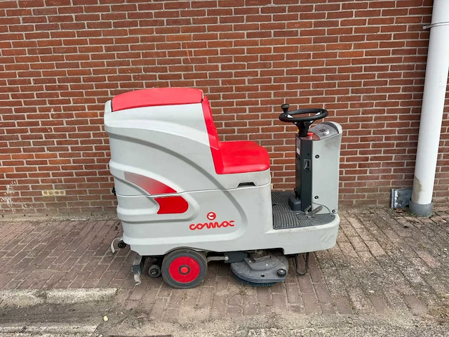 Comac - innova 75 - schrob-zuigmachine - afbeelding 2 van  4