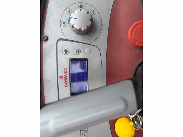 Comac - innova 75 - schrob-zuigmachine - afbeelding 3 van  4