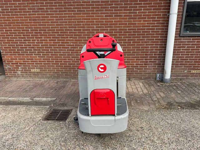 Comac - innova 75 - schrob-zuigmachine - afbeelding 4 van  4