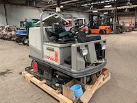 Comac c130 bs veegmachine - afbeelding 1 van  8