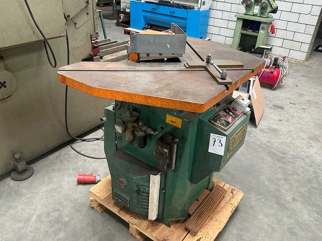 Comaca uithoekstans - afbeelding 1 van  2