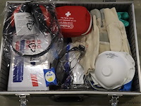 Combi-kavel: eerstehulp- en persoonlijke beschermingsmiddelen set in koffer (kavel 1303795 t/m 1303801) - afbeelding 1 van  40