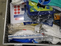 Combi-kavel: eerstehulp- en persoonlijke beschermingsmiddelen set in koffer (kavel 1303795 t/m 1303801) - afbeelding 35 van  40