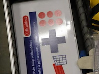 Combi-kavel: eerstehulp- en persoonlijke beschermingsmiddelen set in koffer (kavel 1303795 t/m 1303801) - afbeelding 40 van  40