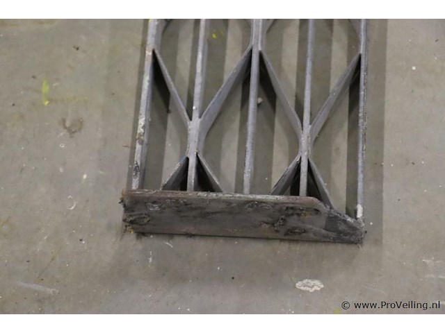 Combi-kavel: verstelbare montage armen, hoekbeugels & loopplank (1303803 t/m 1383805) - afbeelding 3 van  12