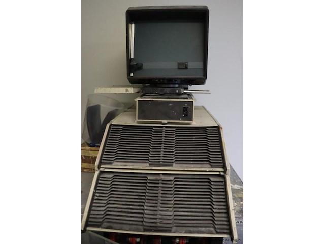 Combi-kavel: verticale profielprojector (1302594), skandex verfshaker (1302595), doseerstation voor verf/inkt (1302596) - afbeelding 1 van  17