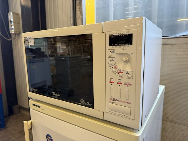 Combimagnetron, whirlpool, avm 916/wp/wh, wit/crème, jet 1000 w – crispfunctie – draaiplateau - afbeelding 2 van  2