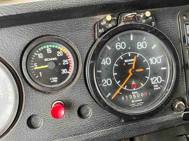 (combinatie) 1980 scania lbfs 141 s46 v8 vrachtwagen met laadkraan - afbeelding 2 van  44