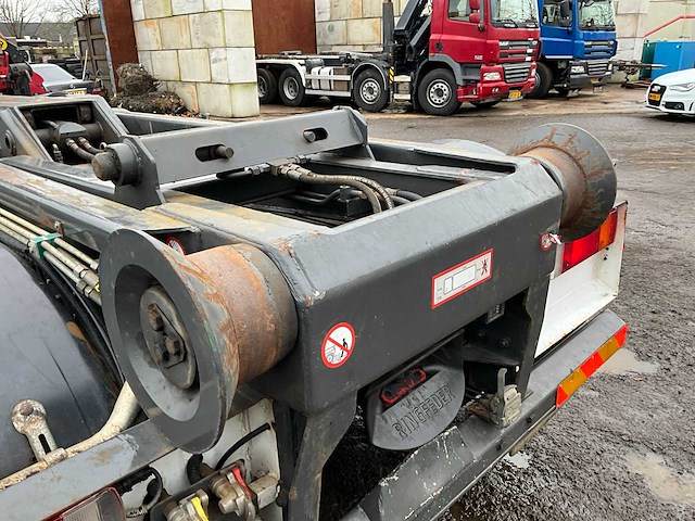 (combinatie) 1980 scania lbfs 141 s46 v8 vrachtwagen met laadkraan - afbeelding 24 van  44