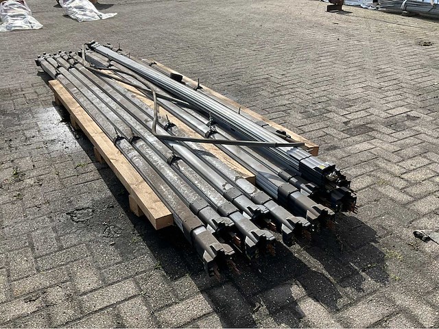 Combinatie kavel 269 tot en met 275 enkelliger bovenloop halkraan + spanningrail + kraanbaan - afbeelding 3 van  4