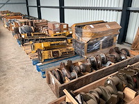 Combinatie kavel caterpillar onderdelen (kavel 650-713) - afbeelding 1 van  9
