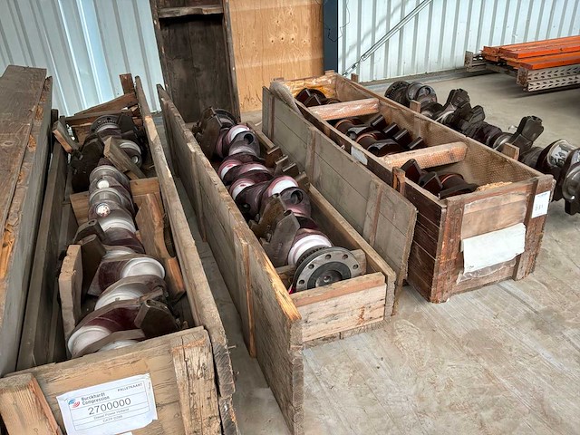 Combinatie kavel caterpillar onderdelen (kavel 650-713) - afbeelding 2 van  9