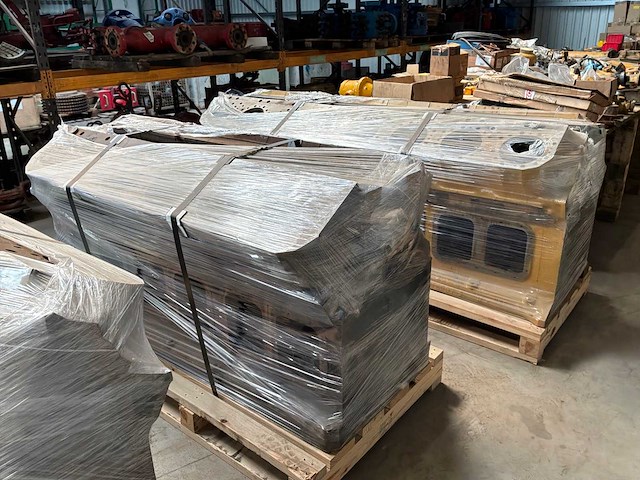 Combinatie kavel caterpillar onderdelen (kavel 650-713) - afbeelding 5 van  9