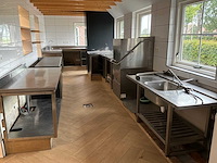 Combinatie professionele rvs horecakeuken met koel-/werkbanken, spoelkeuken en afzuiginstallatie - afbeelding 15 van  17
