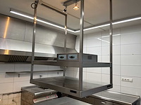 Combinatie professionele rvs horecakeuken met koel-/werkbanken, spoelkeuken en afzuiginstallatie - afbeelding 15 van  31