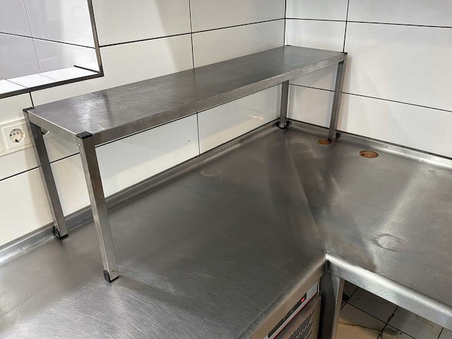 Combinatie professionele rvs horecakeuken met koel-/werkbanken, spoelkeuken en afzuiginstallatie - afbeelding 22 van  31