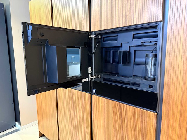 Combinatie van kavels 1 t/m 10 (keller showroomkeuken met hoogwaardige apparatuur) - afbeelding 14 van  27