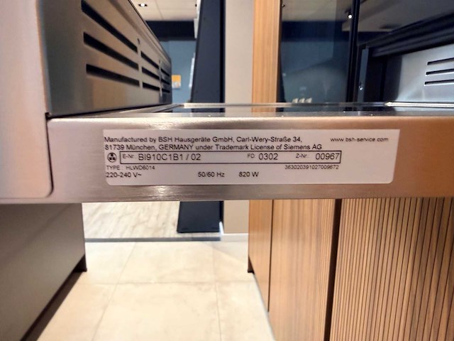 Combinatie van kavels 1 t/m 10 (keller showroomkeuken met hoogwaardige apparatuur) - afbeelding 18 van  27