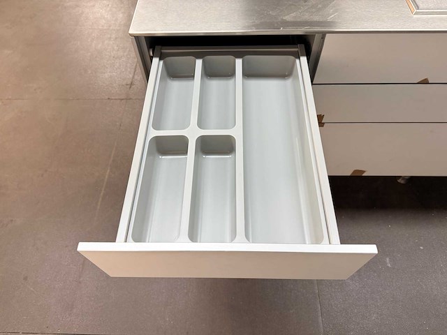 Combinatie van kavels 1 t/m 3 (bulthaup showroomkeuken met hoogwaardige apparatuur) - afbeelding 2 van  60