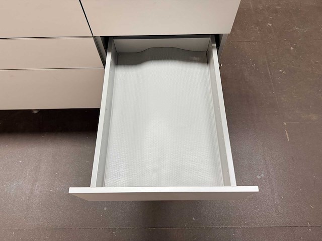 Combinatie van kavels 1 t/m 3 (bulthaup showroomkeuken met hoogwaardige apparatuur) - afbeelding 11 van  60