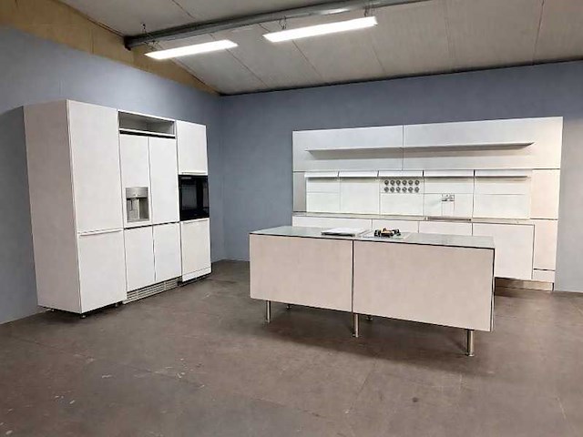 Combinatie van kavels 1 t/m 3 (bulthaup showroomkeuken met hoogwaardige apparatuur) - afbeelding 1 van  60