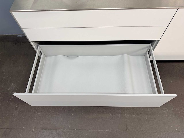 Combinatie van kavels 1 t/m 3 (bulthaup showroomkeuken met hoogwaardige apparatuur) - afbeelding 15 van  60