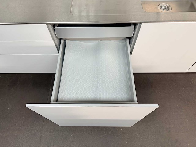 Combinatie van kavels 1 t/m 3 (bulthaup showroomkeuken met hoogwaardige apparatuur) - afbeelding 18 van  60