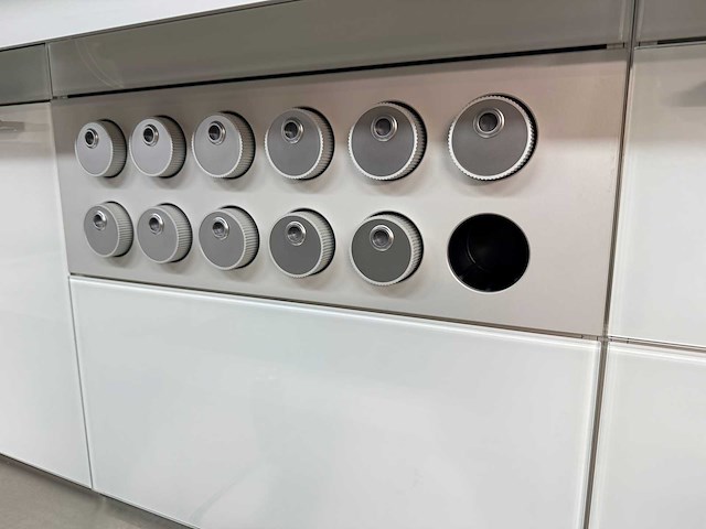 Combinatie van kavels 1 t/m 3 (bulthaup showroomkeuken met hoogwaardige apparatuur) - afbeelding 33 van  60