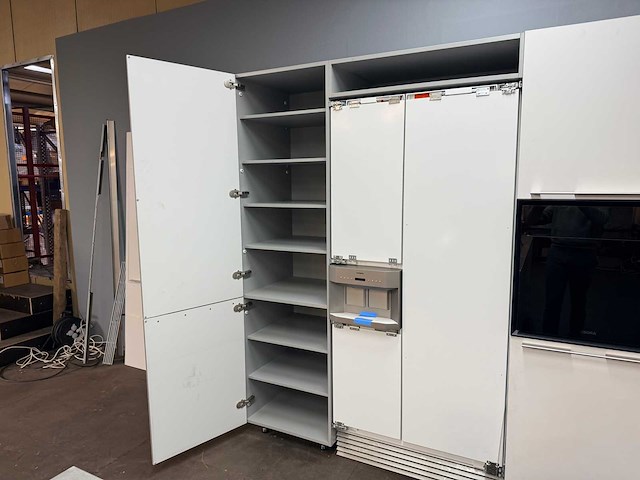 Combinatie van kavels 1 t/m 3 (bulthaup showroomkeuken met hoogwaardige apparatuur) - afbeelding 39 van  60