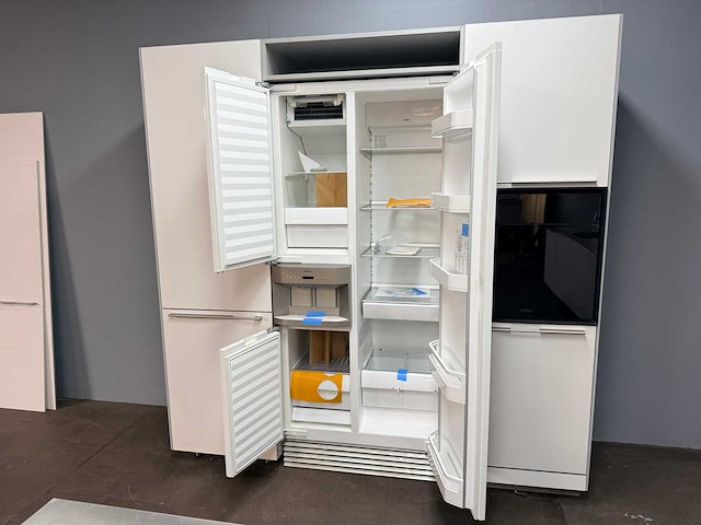 Combinatie van kavels 1 t/m 3 (bulthaup showroomkeuken met hoogwaardige apparatuur) - afbeelding 40 van  60