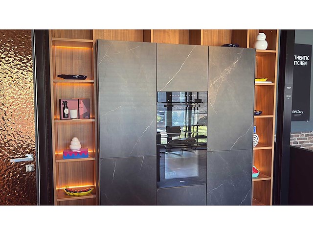 Combinatie van kavels 1 t/m 6 (next125 showroomkeuken met miele apparatuur) - afbeelding 10 van  45