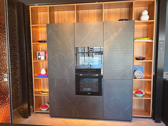 Combinatie van kavels 1 t/m 6 (next125 showroomkeuken met miele apparatuur) - afbeelding 13 van  45