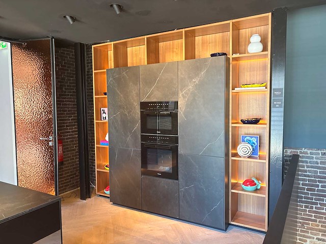 Combinatie van kavels 1 t/m 6 (next125 showroomkeuken met miele apparatuur) - afbeelding 14 van  45