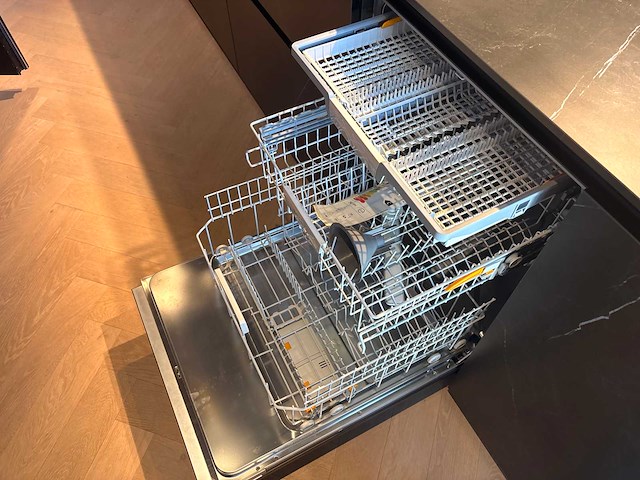 Combinatie van kavels 1 t/m 6 (next125 showroomkeuken met miele apparatuur) - afbeelding 34 van  45