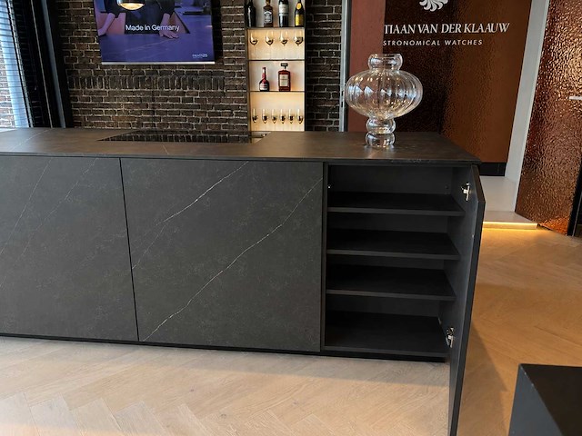 Combinatie van kavels 1 t/m 6 (next125 showroomkeuken met miele apparatuur) - afbeelding 4 van  45