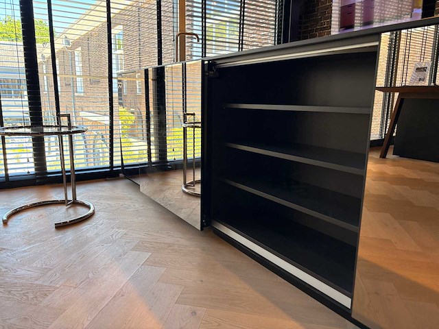 Combinatie van kavels 1 t/m 6 (next125 showroomkeuken met miele apparatuur) - afbeelding 16 van  51