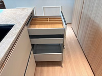 Combinatie van kavels 1 t/m 6 (pronorm i-luminate beurskeuken met bora apparatuur) - afbeelding 37 van  42