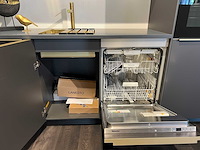 Combinatie van kavels 1 t/m 6 (schüller keuken met miele apparatuur) - afbeelding 5 van  20