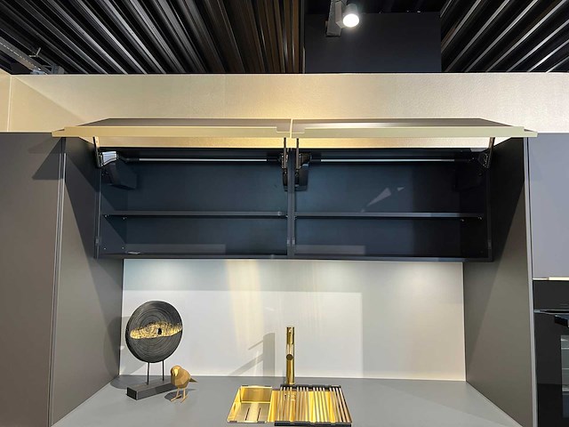 Combinatie van kavels 1 t/m 6 (schüller keuken met miele apparatuur) - afbeelding 10 van  20