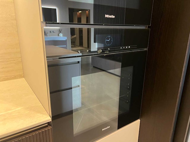 Combinatie van kavels 1 t/m 7 (stosa showroomkeuken met miele apparatuur) - afbeelding 22 van  36