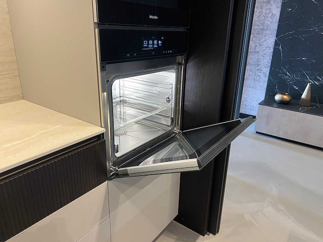 Combinatie van kavels 1 t/m 7 (stosa showroomkeuken met miele apparatuur) - afbeelding 28 van  36