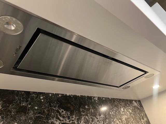 Combinatie van kavels 1 t/m 8 (das showroomkeuken met miele apparatuur) - afbeelding 10 van  40
