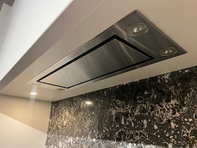 Combinatie van kavels 1 t/m 8 (das showroomkeuken met miele apparatuur) - afbeelding 15 van  40