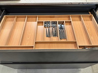 Combinatie van kavels 1 t/m 8 (dibiesse showroomkeuken met miele apparatuur) - afbeelding 31 van  54