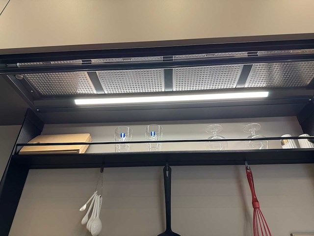 Combinatie van kavels 1 t/m 8 (dibiesse showroomkeuken met miele apparatuur) - afbeelding 37 van  54