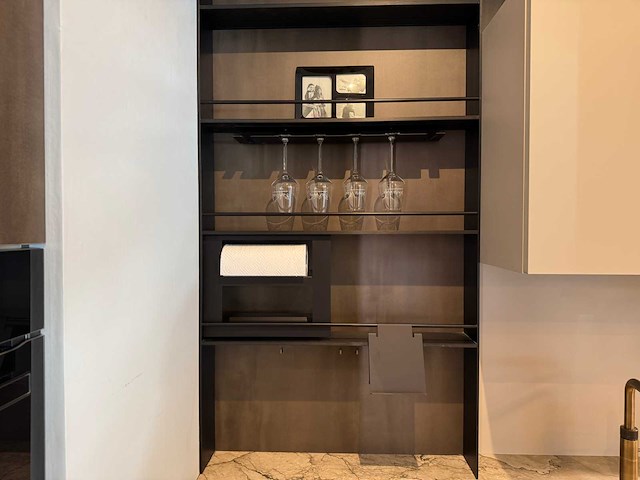 Combinatie van kavels 1 t/m 8 (dibiesse showroomkeuken met miele apparatuur) - afbeelding 40 van  54