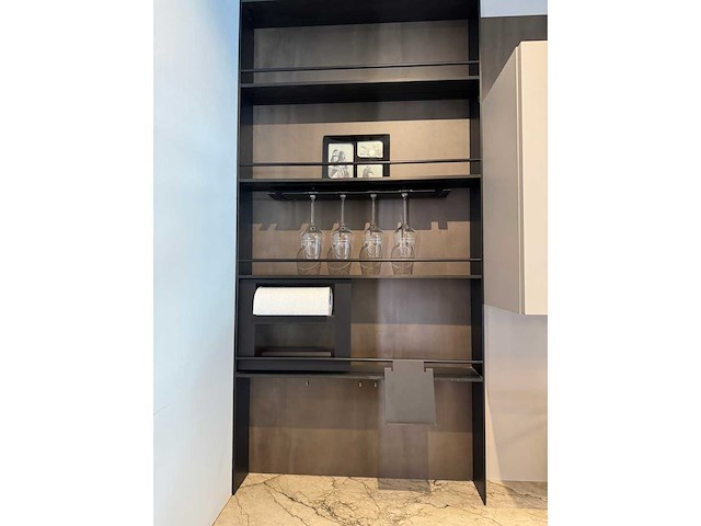 Combinatie van kavels 1 t/m 8 (dibiesse showroomkeuken met miele apparatuur) - afbeelding 41 van  54