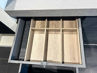 Combinatie van kavels 1 t/m 9 (eilandkeuken met eethoek, kastenwand en apparatuur) - afbeelding 26 van  52